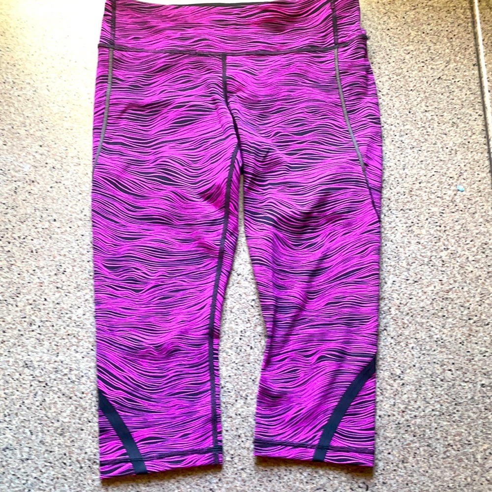 Lululemon Capri pants
